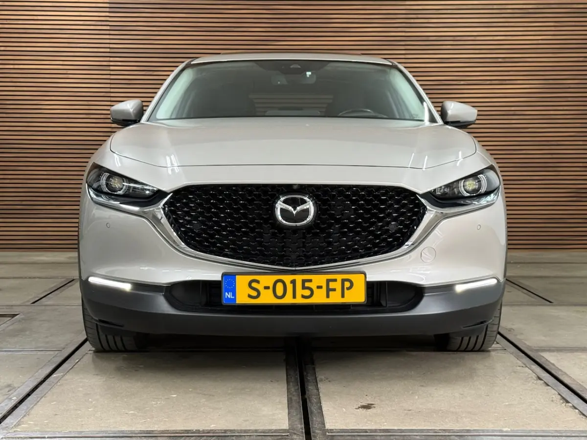 2.0 e-SkyActiv-X M Hybrid Luxury | Pano | Leder | HUD | ACC | Dodehoekdetectie | 180 PK |