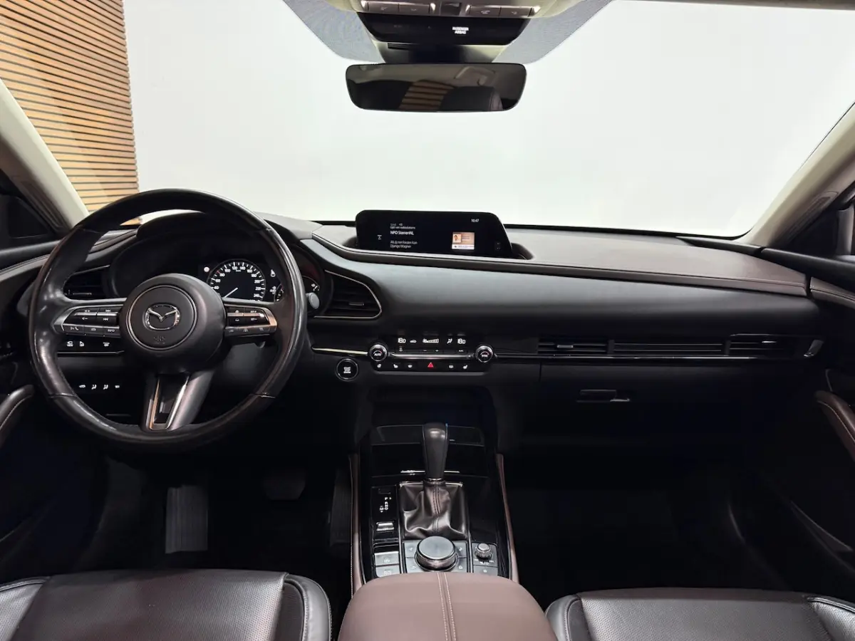 2.0 e-SkyActiv-X M Hybrid Luxury | Pano | Leder | HUD | ACC | Dodehoekdetectie | 180 PK |