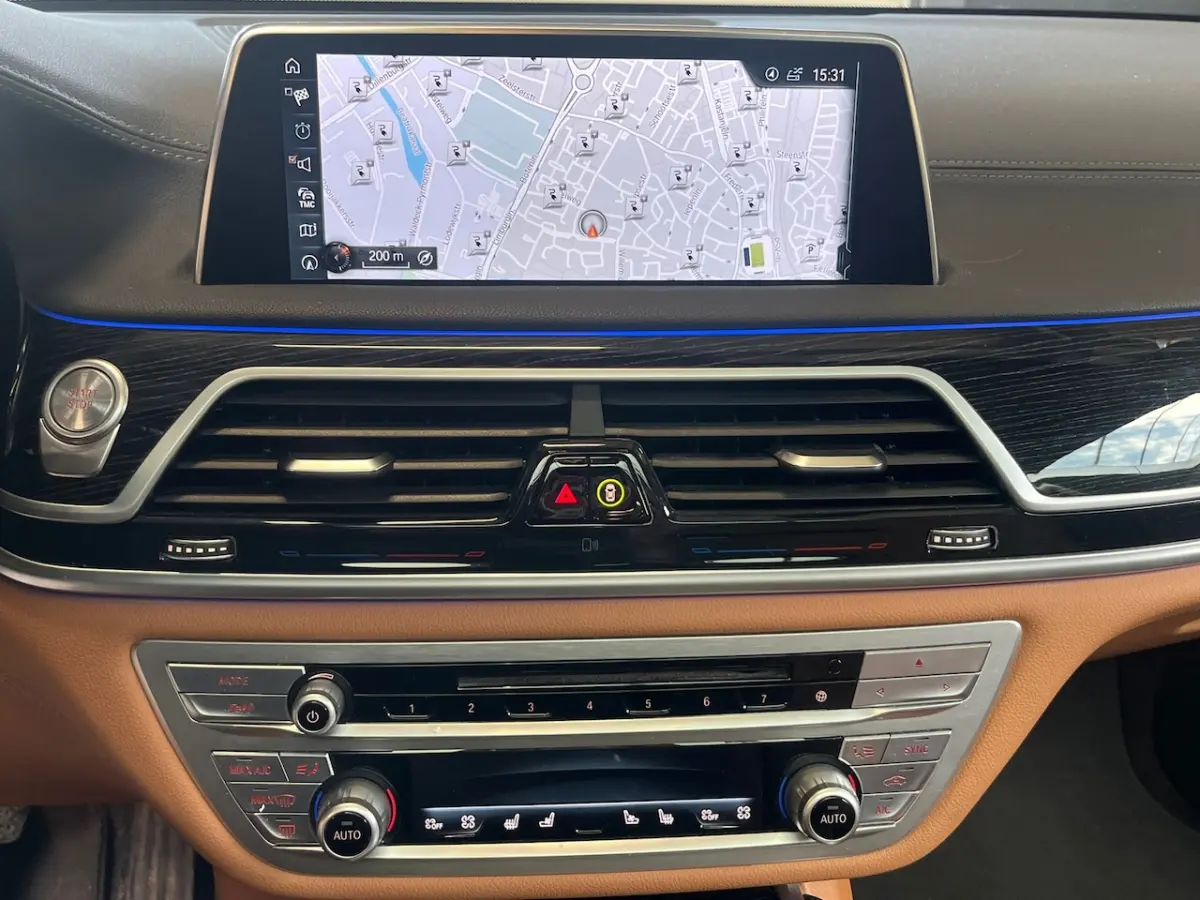 740e iPerformance High Executive L Voll optie NL auto
