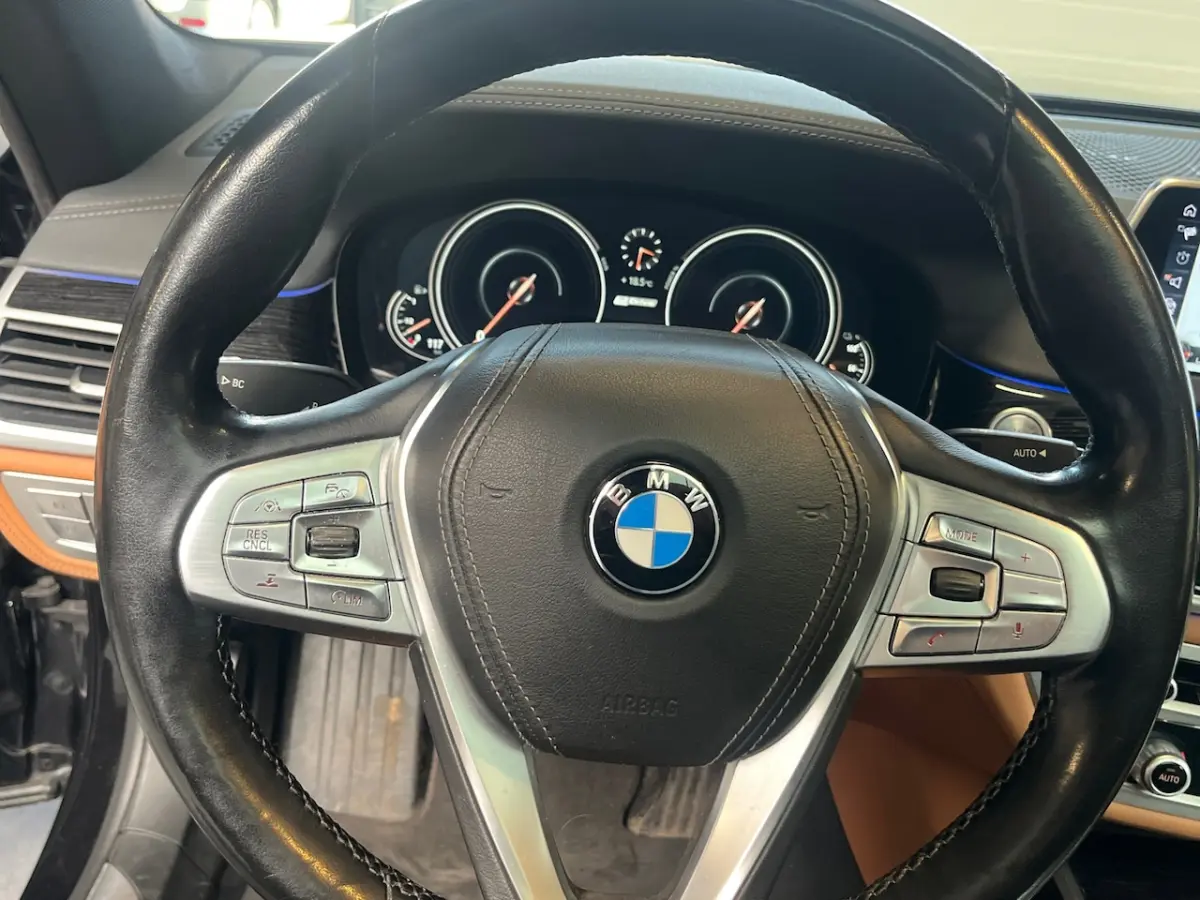 740e iPerformance High Executive L Voll optie NL auto