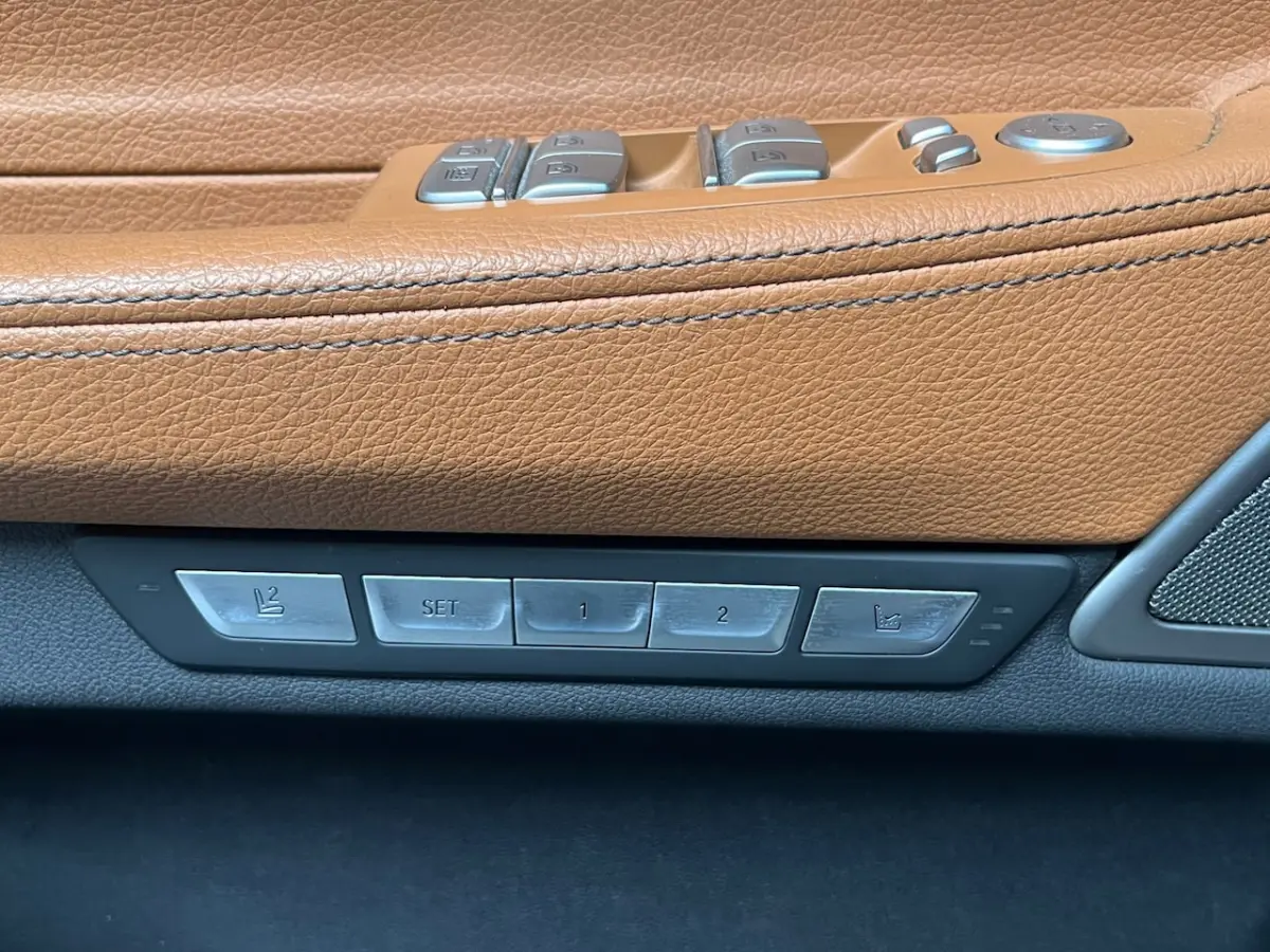 740e iPerformance High Executive L Voll optie NL auto