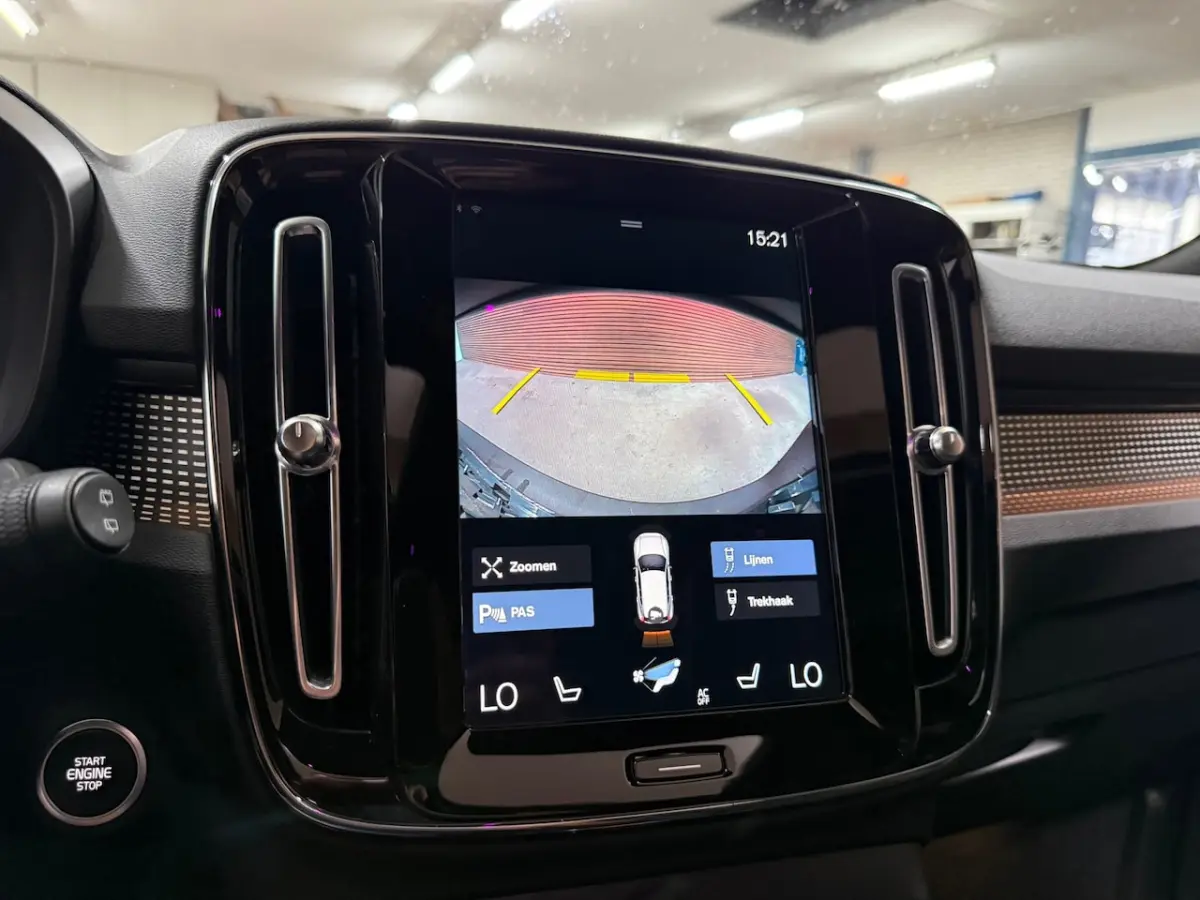 1.5 T5 Recharge R-Design | H/K Premium Sound | Pano | Trekhaak | Licht Pakket | Parkeerass