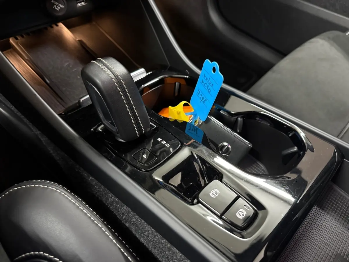 1.5 T5 Recharge R-Design | H/K Premium Sound | Pano | Trekhaak | Licht Pakket | Parkeerass