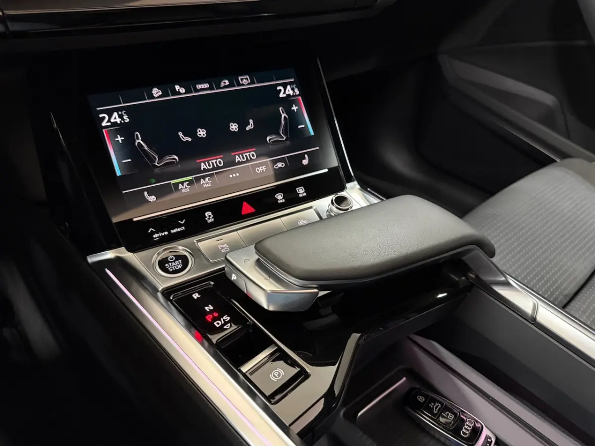 55 quattro S-line Black Edition 115 kWh | 408PK | Pano | Trekhaak | Matrix Led | B&O Sound