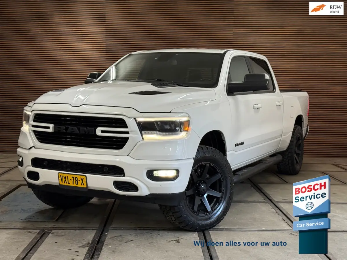 5.7 V8 4x4 Crew Cab 5'7 Sport | Soft Cover | Full option | Camera | Trekhaak | White Editi