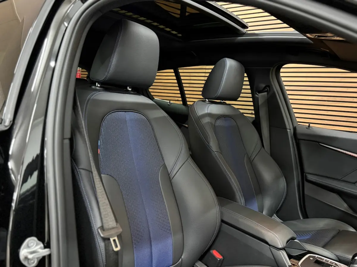 M135i xDrive M-Performance | BomVOL | M-Technic | Pano | HuD | Parkeer-pakket | Ambient |