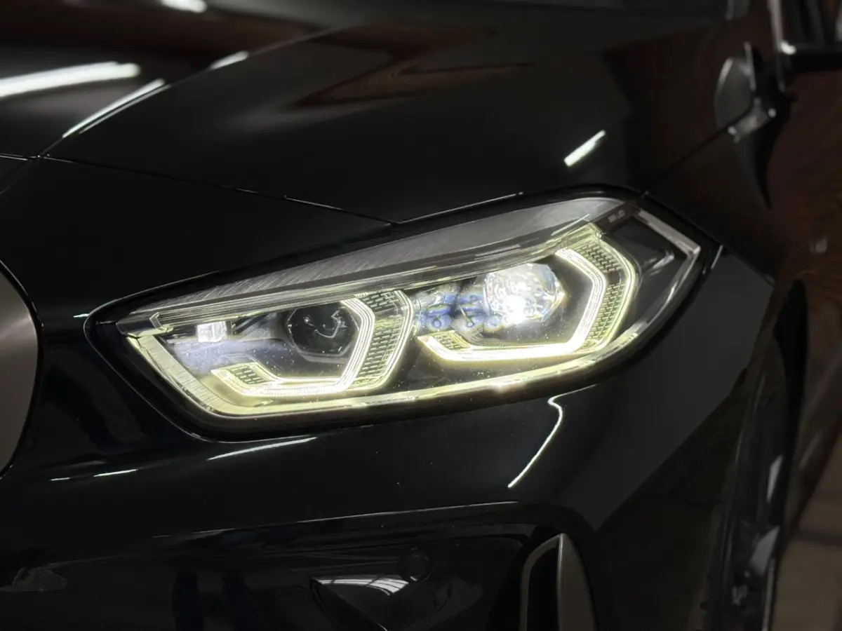 M135i xDrive M-Performance | BomVOL | M-Technic | Pano | HuD | Parkeer-pakket | Ambient |
