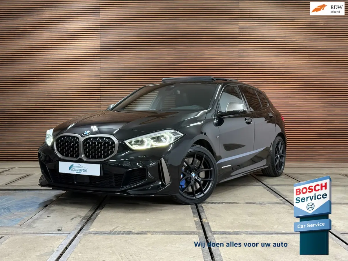 M135i xDrive M-Performance | BomVOL | M-Technic | Pano | HuD | Parkeer-pakket | Ambient |