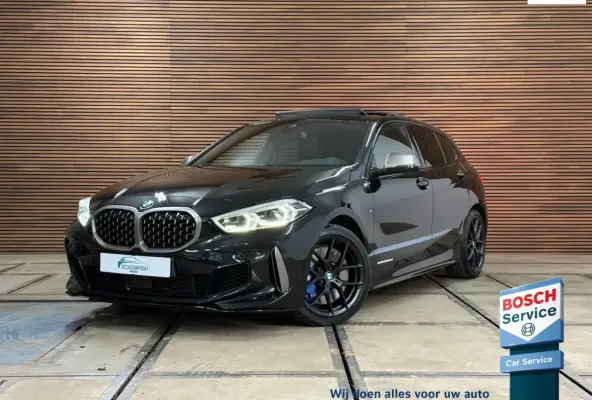 M135i xDrive M-Performance | BomVOL | M-Technic | Pano | HuD | Parkeer-pakket | Ambient |