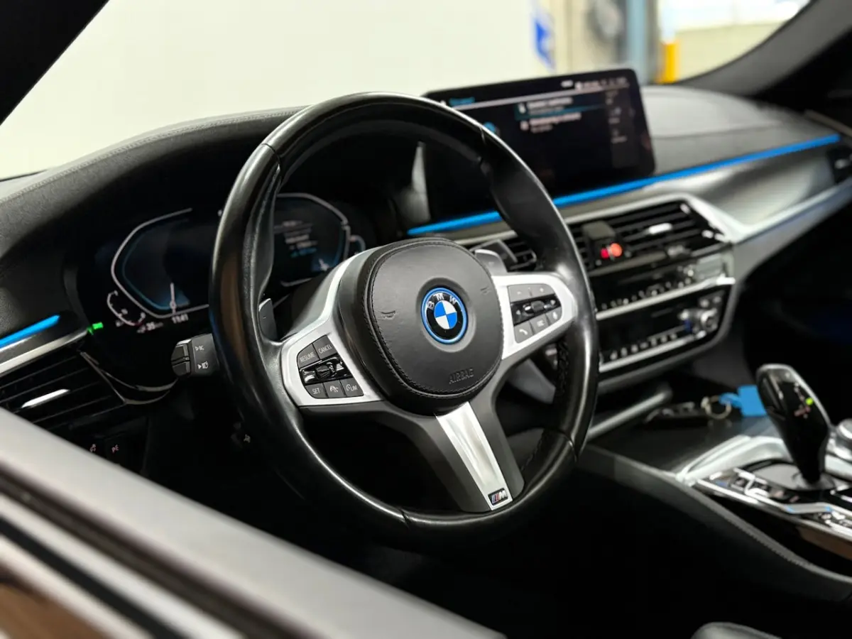 530e M-Sport Pro xDrive |Pano | H/K Sound | HUD | ACC | Laser | Nappa leder | Luchtvering