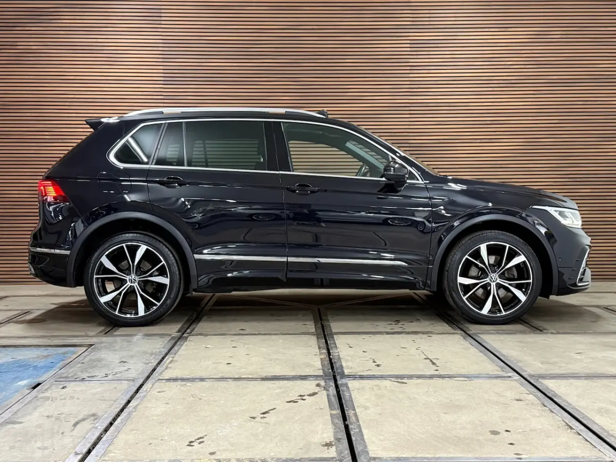 1.4 TSI eHybrid R-Line Business+ | VOL | Pano | IQ Led | Dynamic Light Assist | Trekhaak |