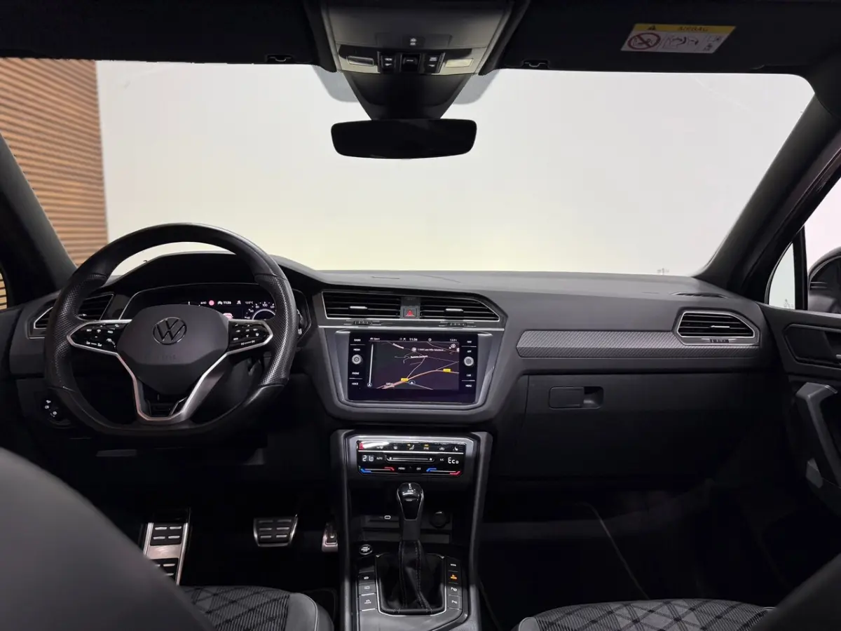 1.4 TSI eHybrid R-Line Business+ | VOL | Pano | IQ Led | Dynamic Light Assist | Trekhaak |