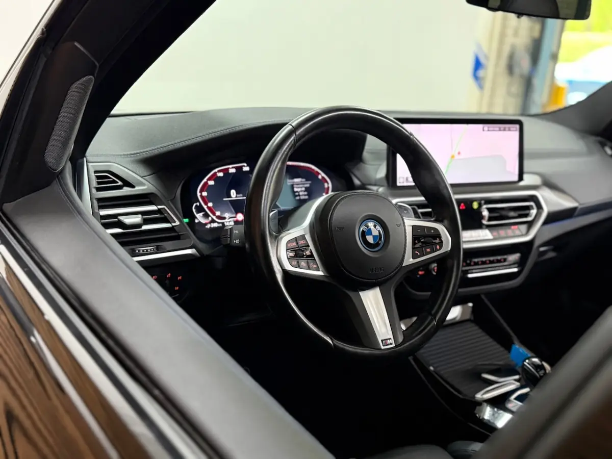 XDrive 30e M-Sport | Pano | M Schaalstoelen | 20â | M Sportremmen | ACC | Leder