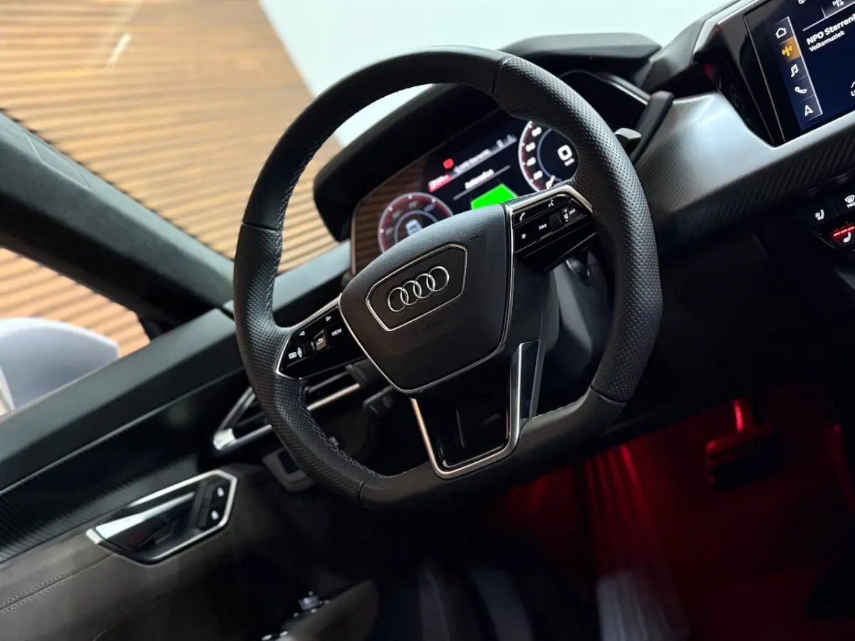 Quattro|530PK Overboost | 93kWh | Carbondak | Luchtvering | Matrix LED | Nappa | RS interi
