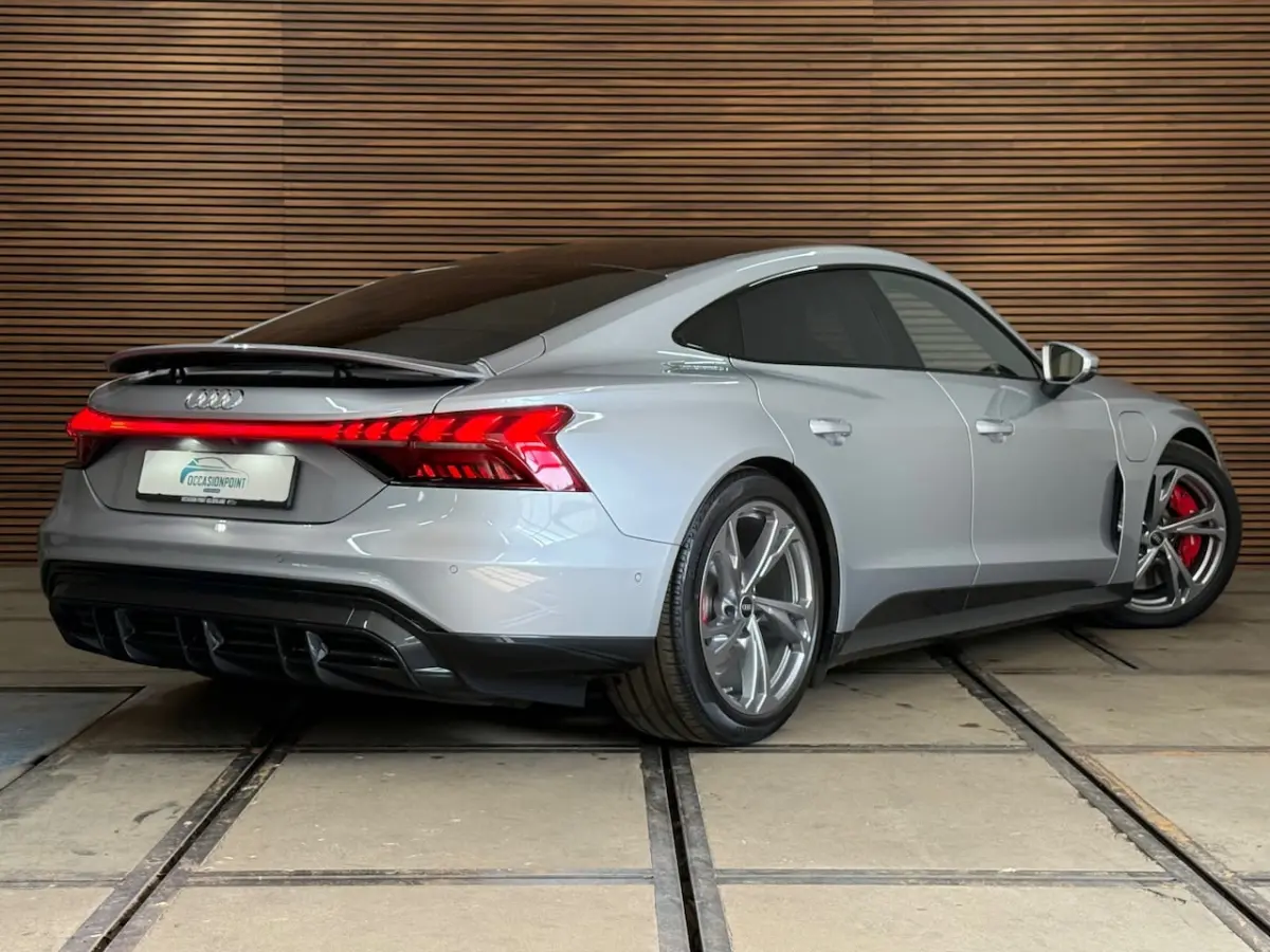 Quattro|530PK Overboost | 93kWh | Carbondak | Luchtvering | Matrix LED | Nappa | RS interi