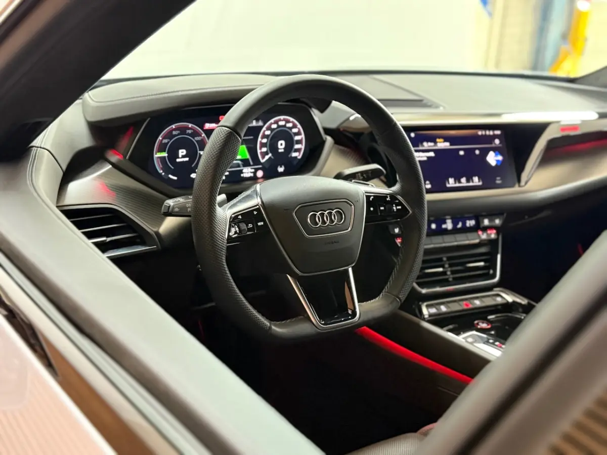 Quattro|530PK Overboost | 93kWh | Carbondak | Luchtvering | Matrix LED | Nappa | RS interi
