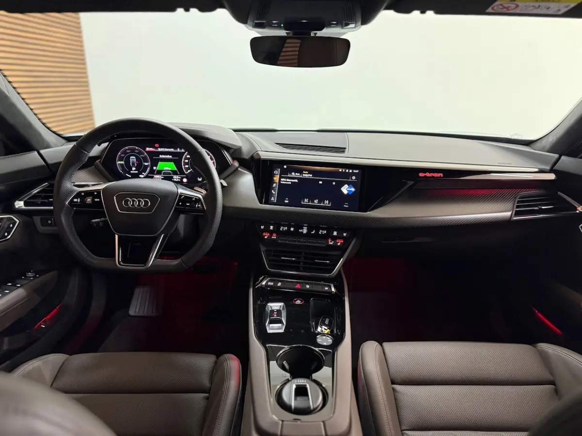 Quattro|530PK Overboost | 93kWh | Carbondak | Luchtvering | Matrix LED | Nappa | RS interi