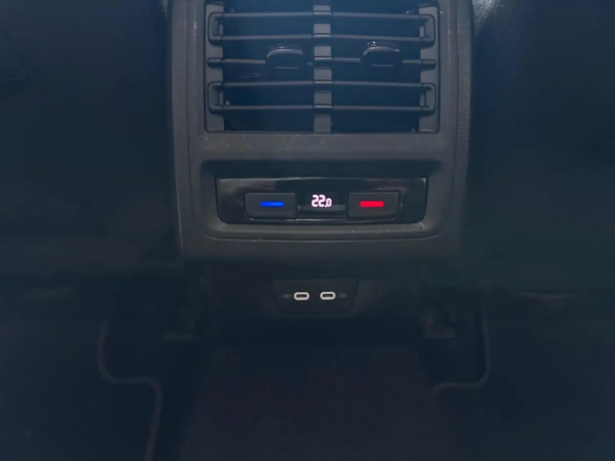 1.5 TSI Style | Elek Trekaak | Memory | Camera | LED | Carplay | Sfeerverlichting | ORG NL