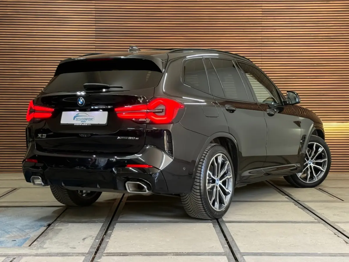 XDrive30e M-Sport | Pano | M Schaalstoelen | 20â | M Sportremmen | ACC | Leder