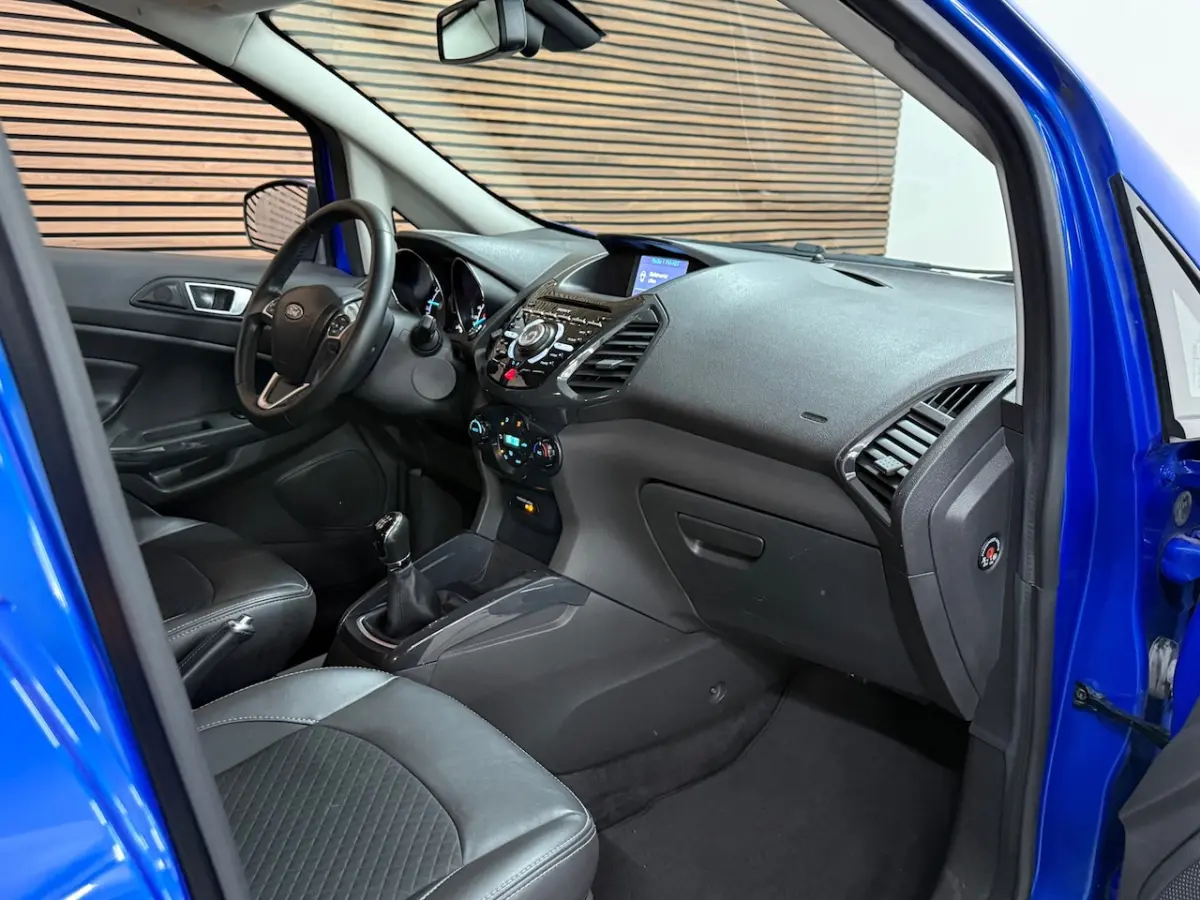 1.0 EcoBoost Titanium | Navigatie | Cruise Control | 17' inch