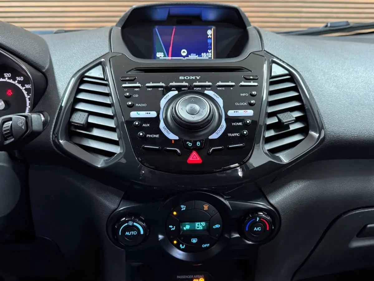 1.0 EcoBoost Titanium | Navigatie | Cruise Control | 17' inch