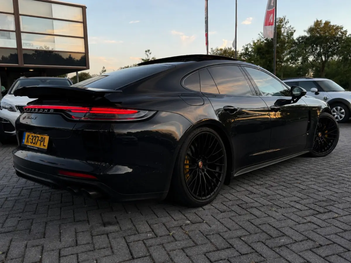 4.0 Turbo S E-Hybrid 700 PK | Facelift | SportDesign | Sport Chrono | PCCB Ceramic| 4 wiel