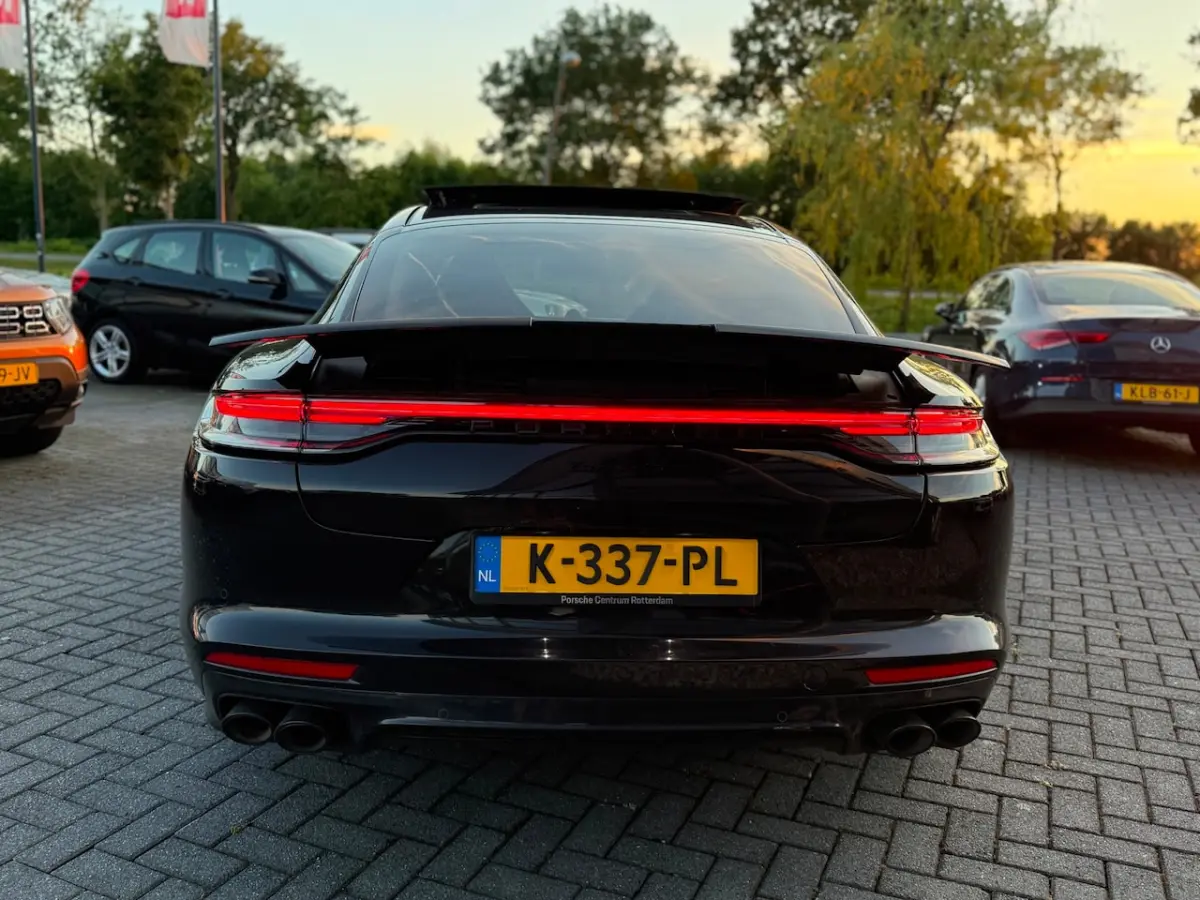 4.0 Turbo S E-Hybrid 700 PK | Facelift | SportDesign | Sport Chrono | PCCB Ceramic| 4 wiel