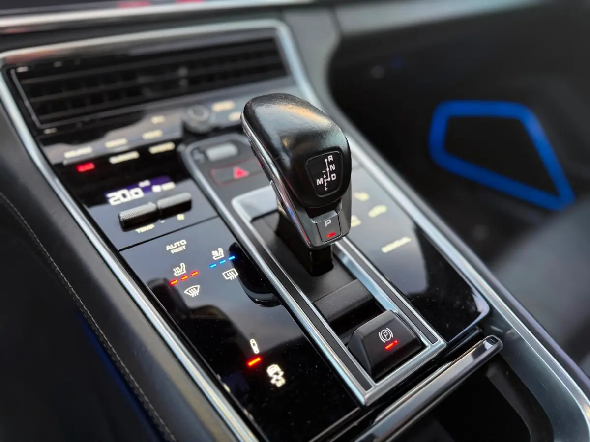 4.0 Turbo S E-Hybrid 700 PK | Facelift | SportDesign | Sport Chrono | PCCB Ceramic| 4 wiel