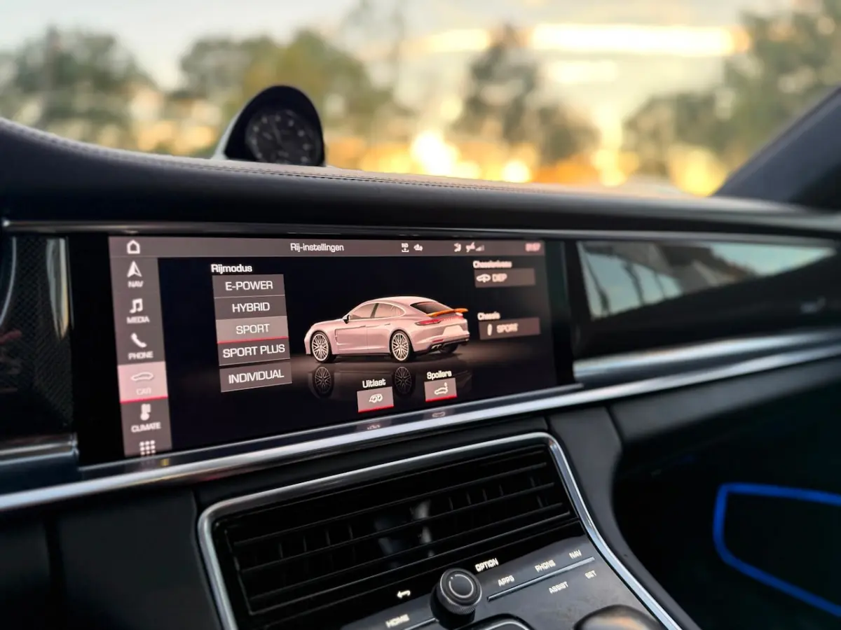 4.0 Turbo S E-Hybrid 700 PK | Facelift | SportDesign | Sport Chrono | PCCB Ceramic| 4 wiel