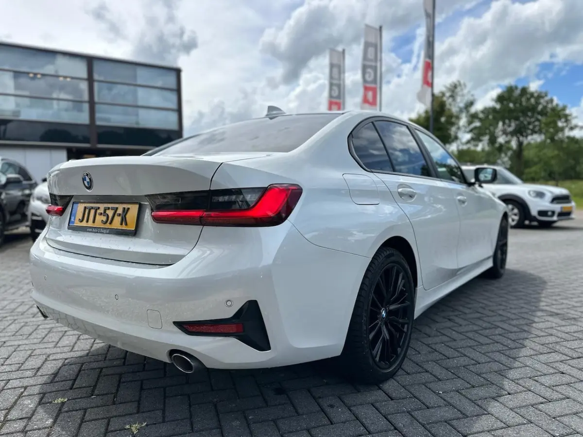 Automaat 2020 | Automaat | Navi | PDC | DAB+ | CarPlay | LED | 1e eigenaar | 140dkm | Deal