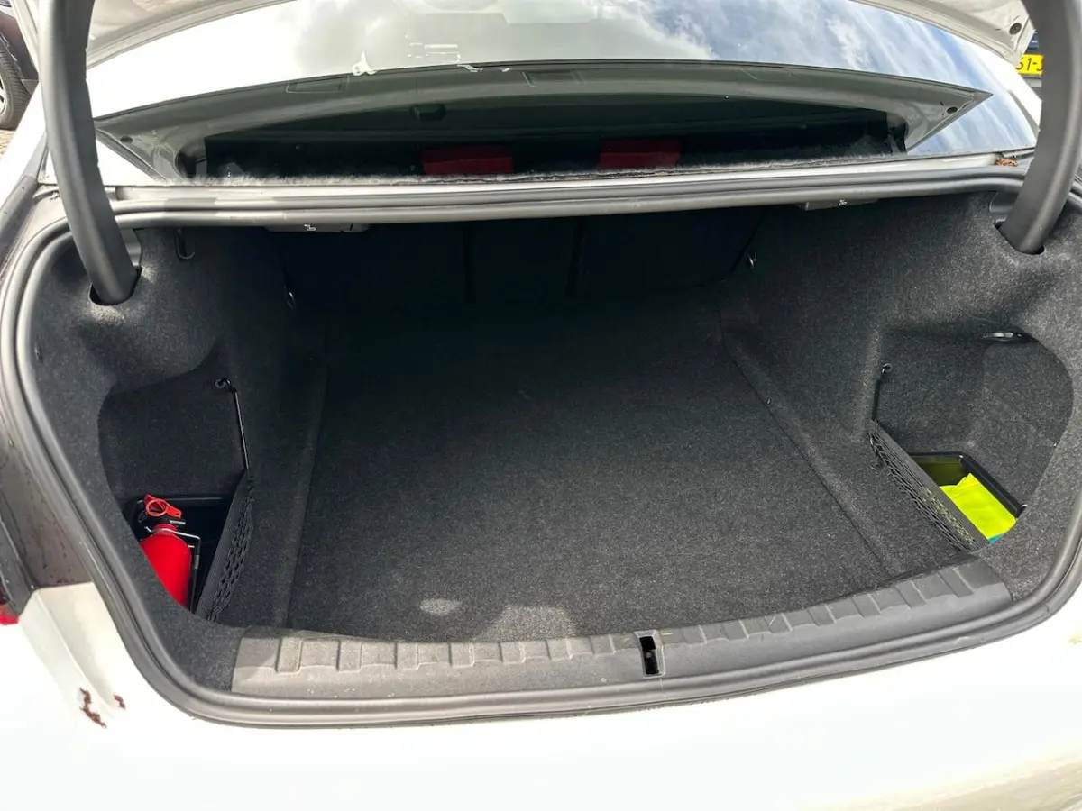 Automaat 2020 | Automaat | Navi | PDC | DAB+ | CarPlay | LED | 1e eigenaar | 140dkm | Deal