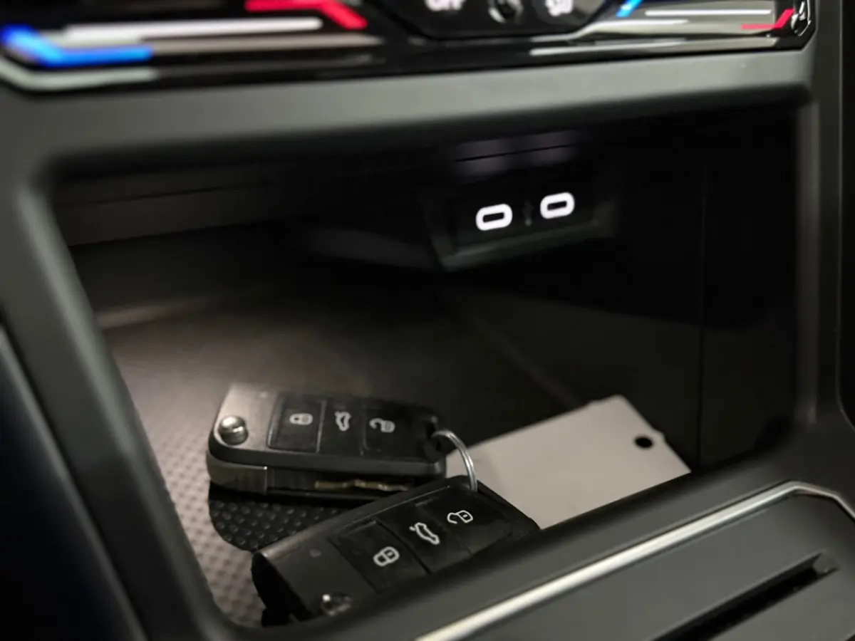 1.5 TSI R-Line | Pano | ACC | Digital Cockpit | Camera | Keyless