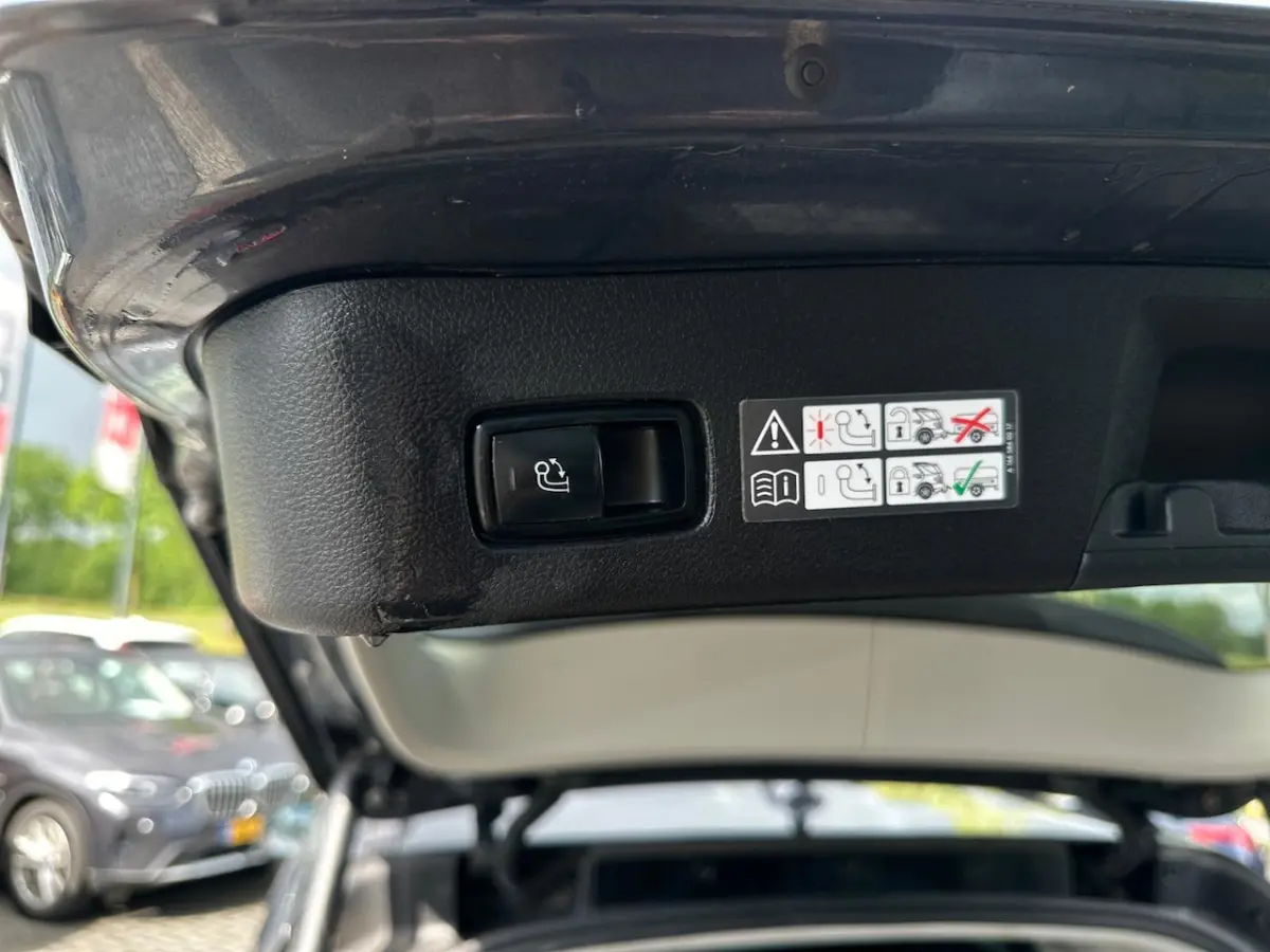 350 D 4MATIC | Automaat | Elek Trekhaak | Luchtvering | Panorama | LED | Camera | Stoelver