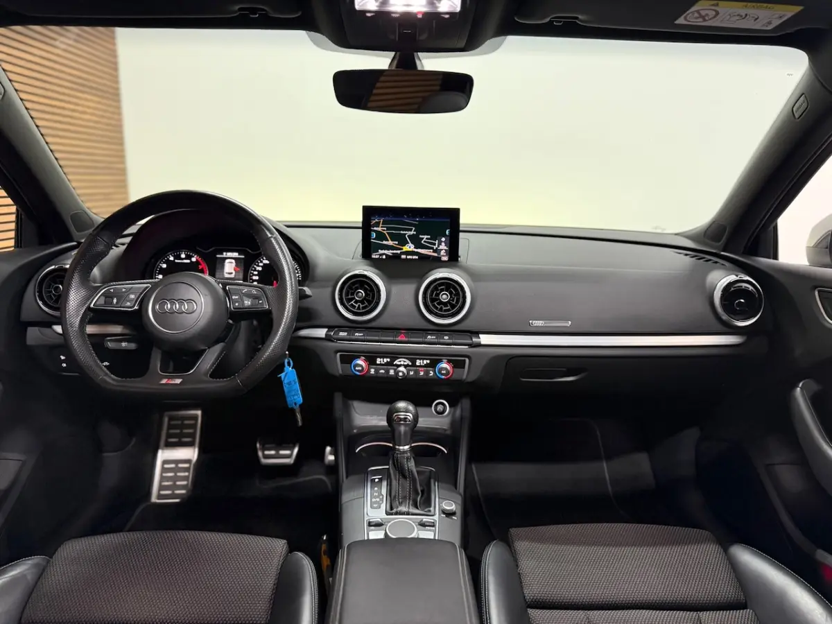 1.5 TFSI CoD Sport S Line Edition | Pano | Sportstoelen | LED | Navigatie | Trekhaak