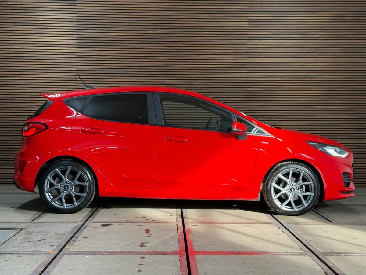 1.0 EcoBoost Hybrid ST-Line Automaat | 17' inch | Sportstoelen | Camera | Winter-Pack