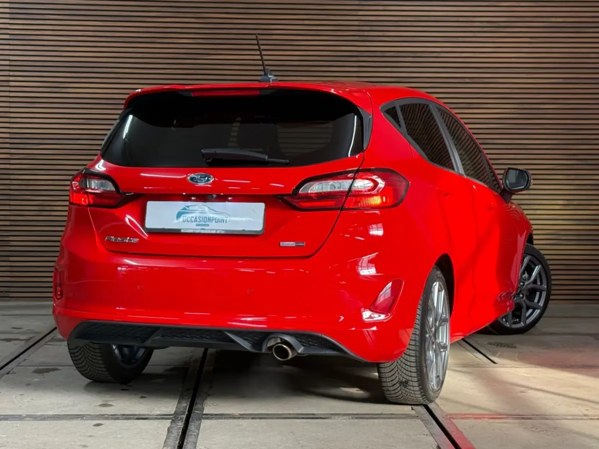1.0 EcoBoost Hybrid ST-Line Automaat | 17' inch | Sportstoelen | Camera | Winter-Pack