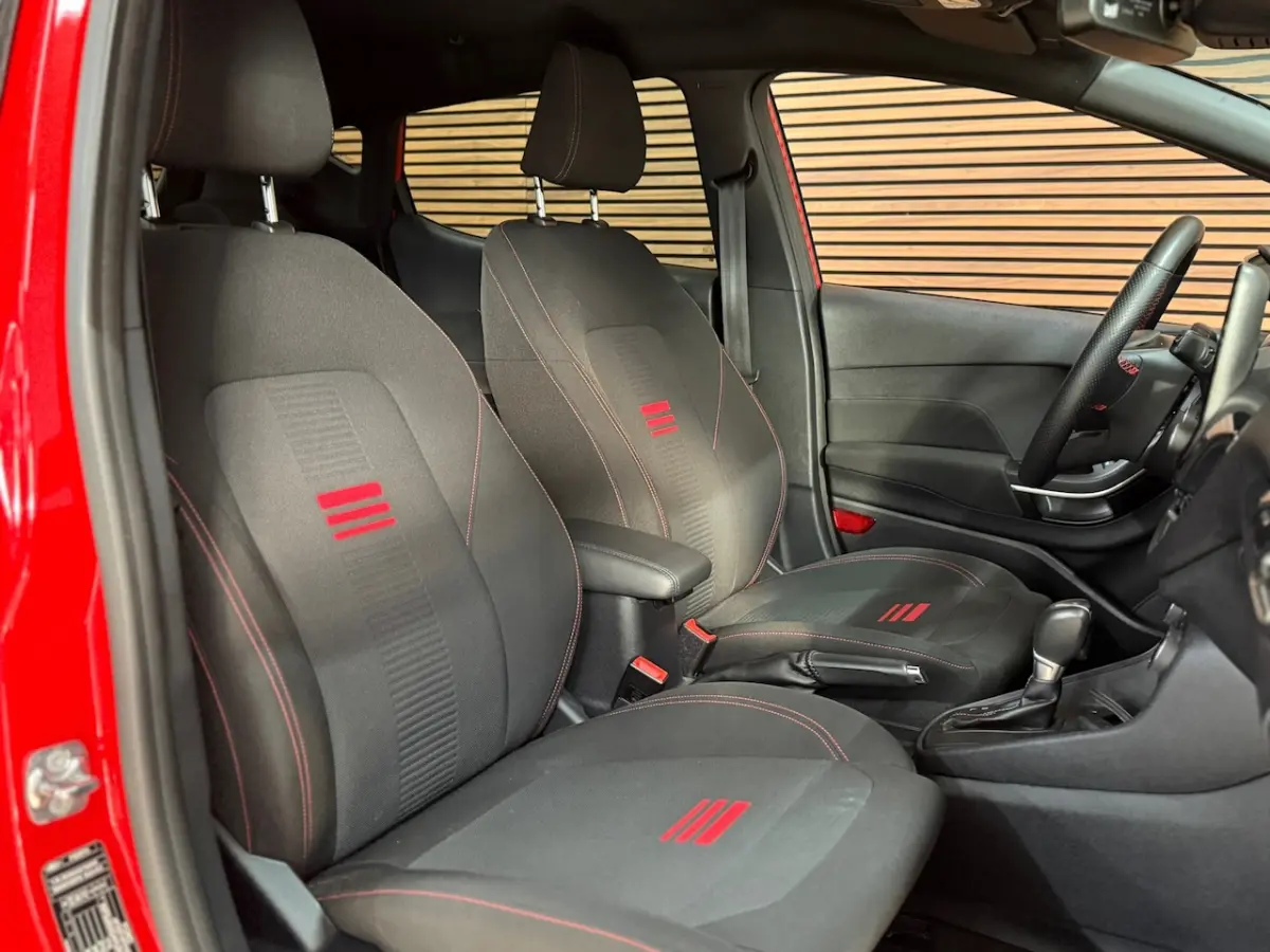 1.0 EcoBoost Hybrid ST-Line Automaat | 17' inch | Sportstoelen | Camera | Winter-Pack