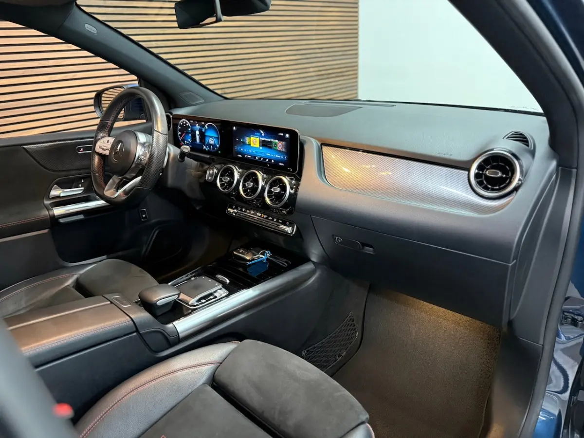 180 Business Solution AMG | Pano | Alcantara | 18' inch | DAB | Navigatie | Camera