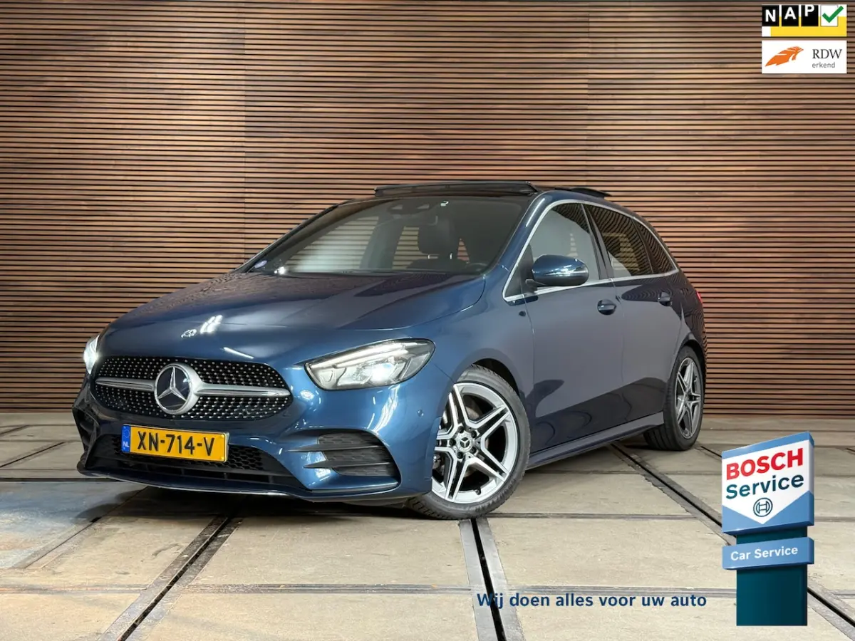 180 Business Solution AMG | Pano | Alcantara | 18' inch | DAB | Navigatie | Camera