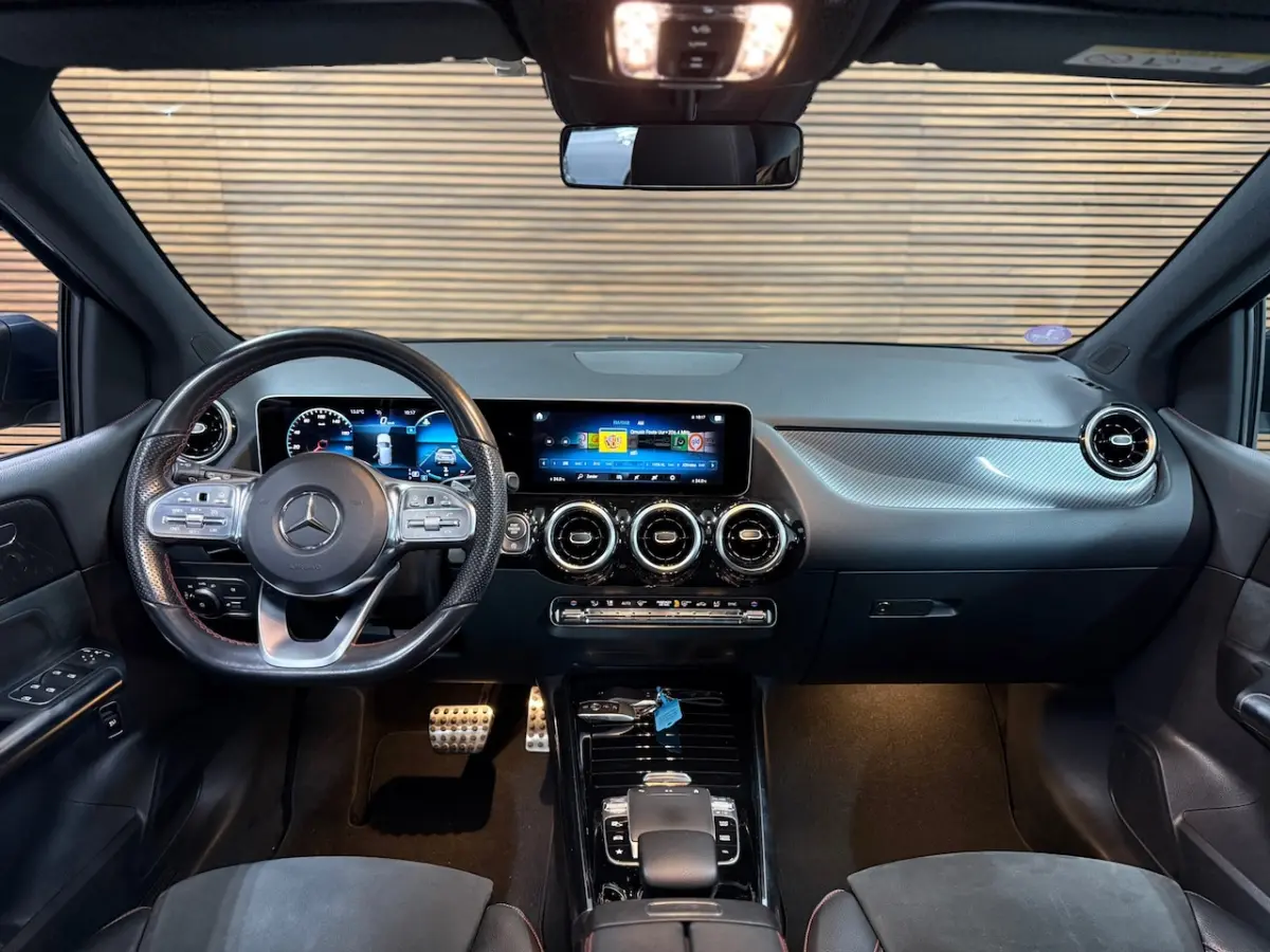 180 Business Solution AMG | Pano | Alcantara | 18' inch | DAB | Navigatie | Camera