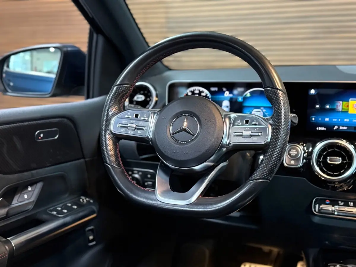 180 Business Solution AMG | Pano | Alcantara | 18' inch | DAB | Navigatie | Camera