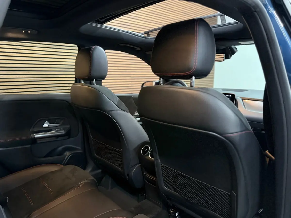 180 Business Solution AMG | Pano | Alcantara | 18' inch | DAB | Navigatie | Camera
