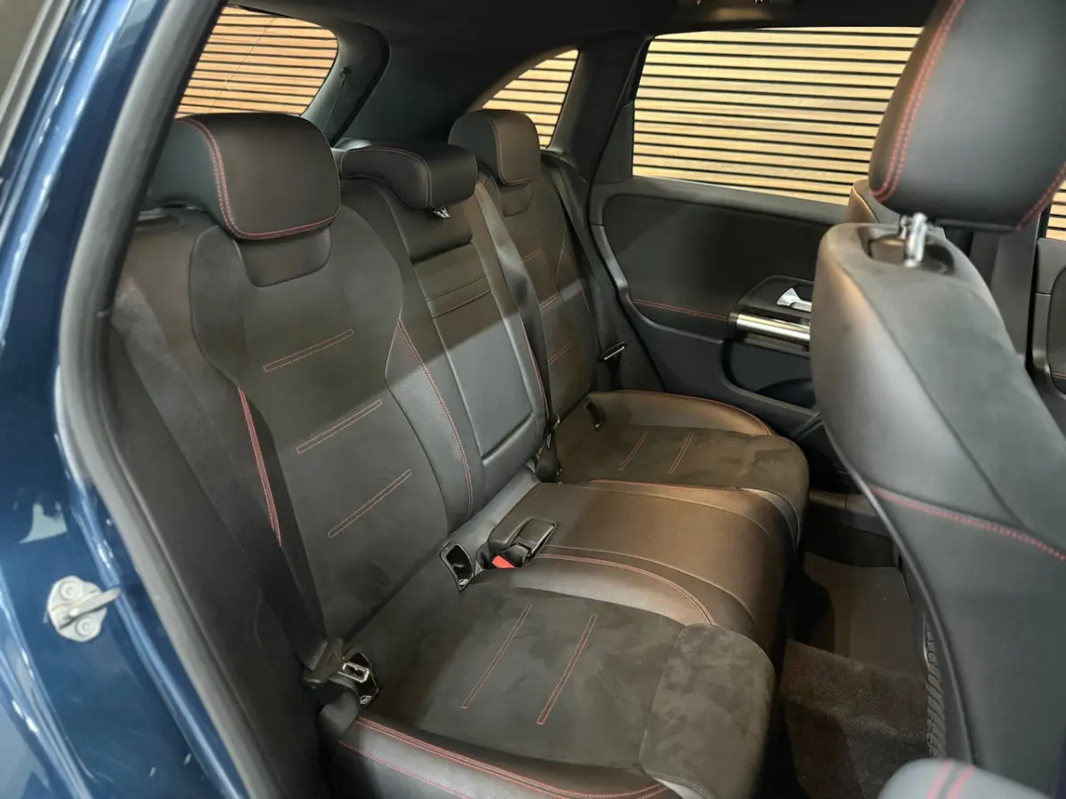 180 Business Solution AMG | Pano | Alcantara | 18' inch | DAB | Navigatie | Camera