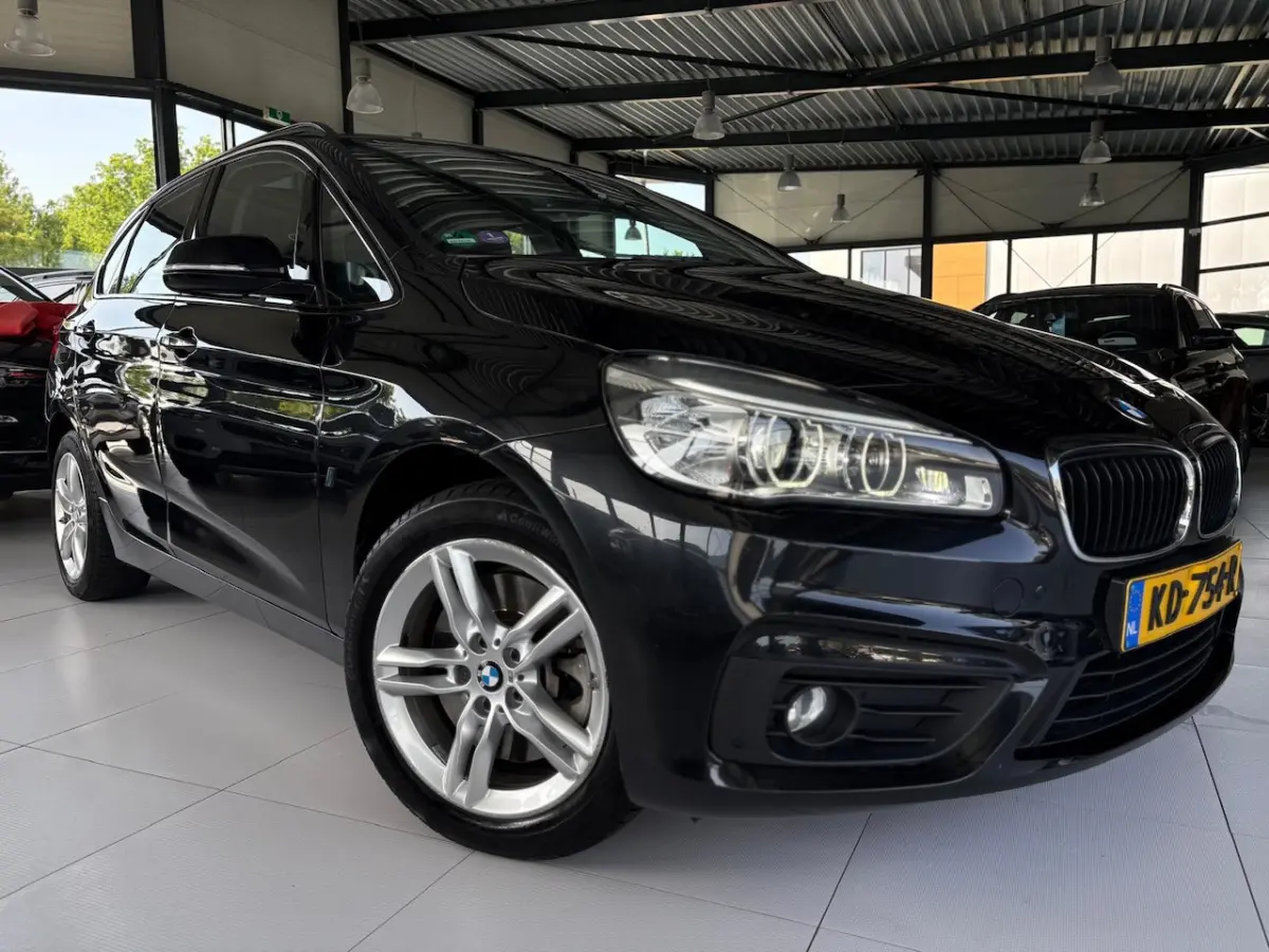225xe iPerformance Centennial Executive | Plug In Hybride | Automaat| Navi|Pano| LED | Eer
