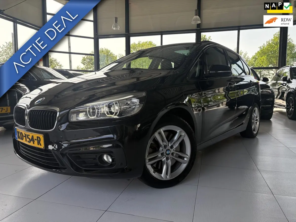 225xe iPerformance Centennial Executive | Plug In Hybride | Automaat| Navi|Pano| LED | Eer