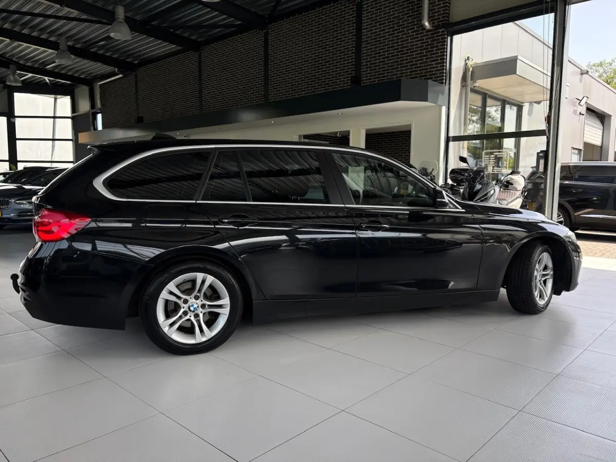 320d EDE | Automaat | Trekhaak | Navi | Climate | Cruise | Airco | LMV | LED |
