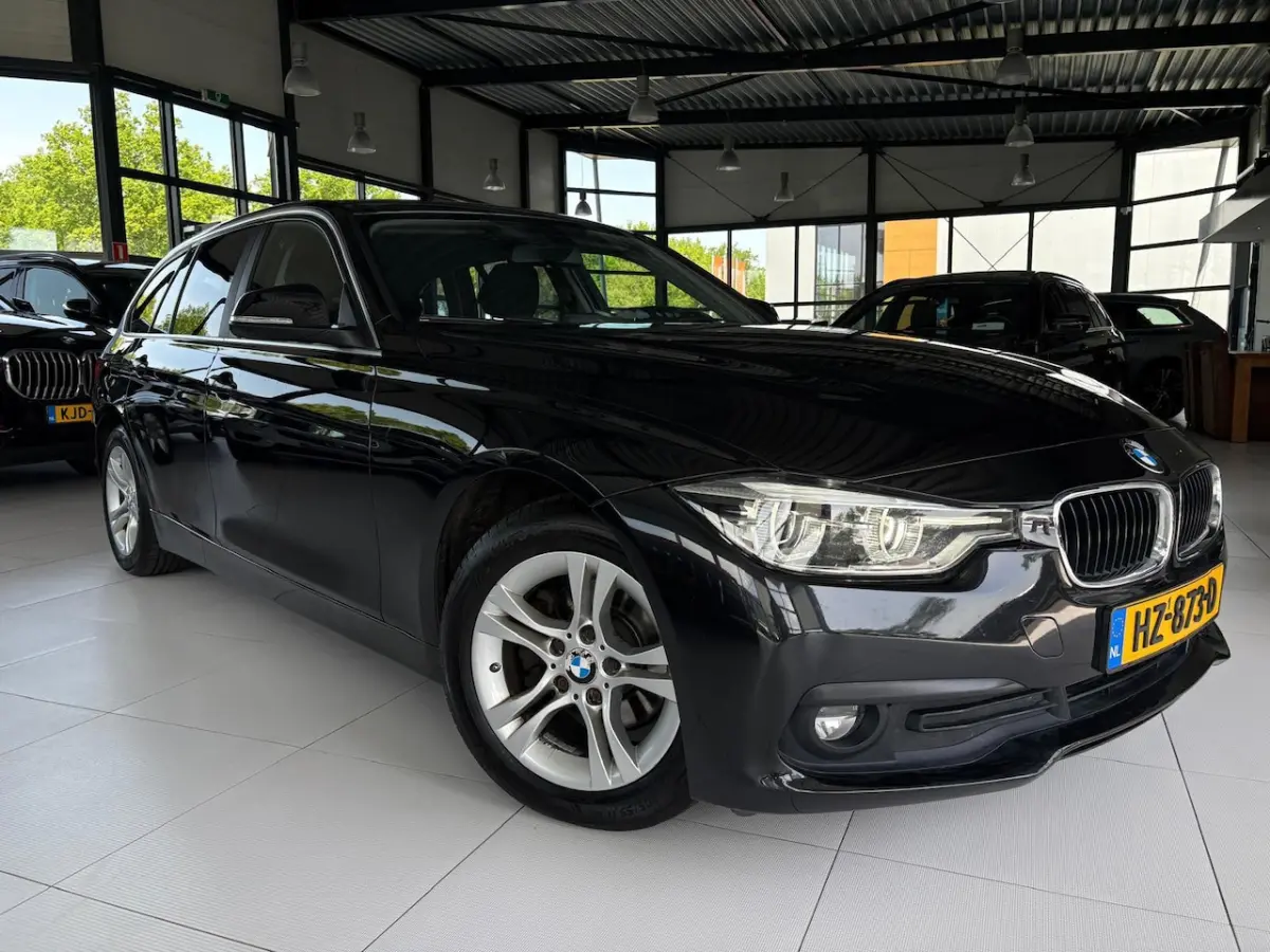 320d EDE | Automaat | Trekhaak | Navi | Climate | Cruise | Airco | LMV | LED |