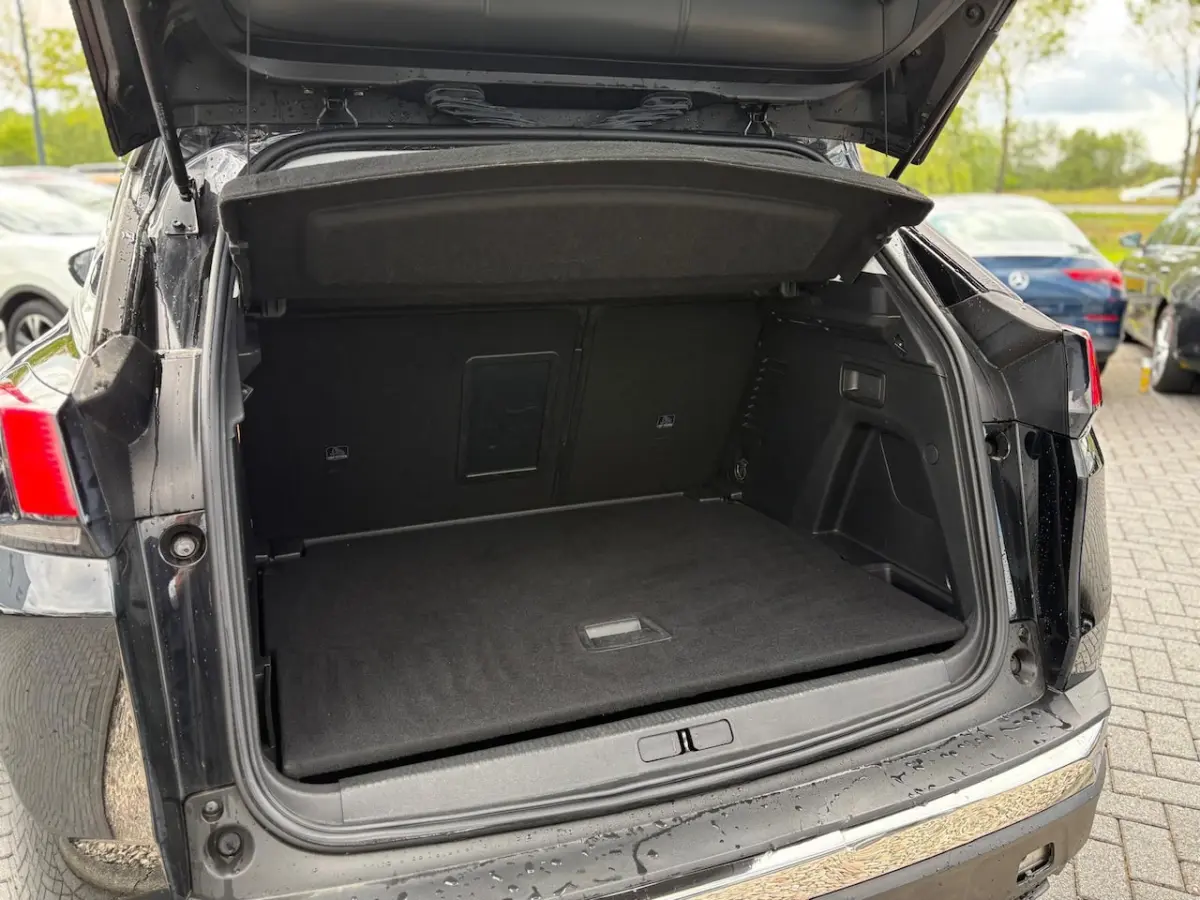 1.2 PureTech Blue Lease Executive | Automaat | Navi | Carplay | LMV | Camera | Distributie