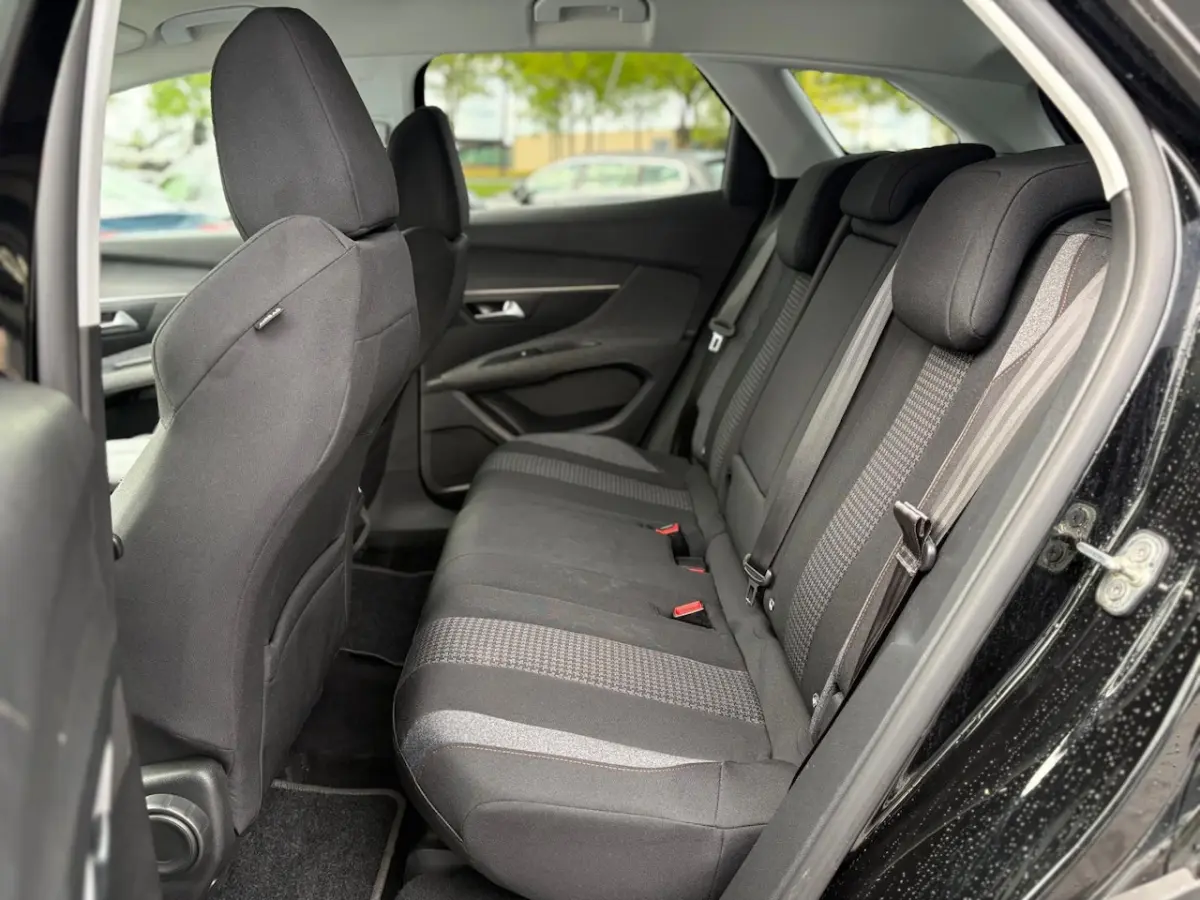 1.2 PureTech Blue Lease Executive | Automaat | Navi | Carplay | LMV | Camera | Distributie