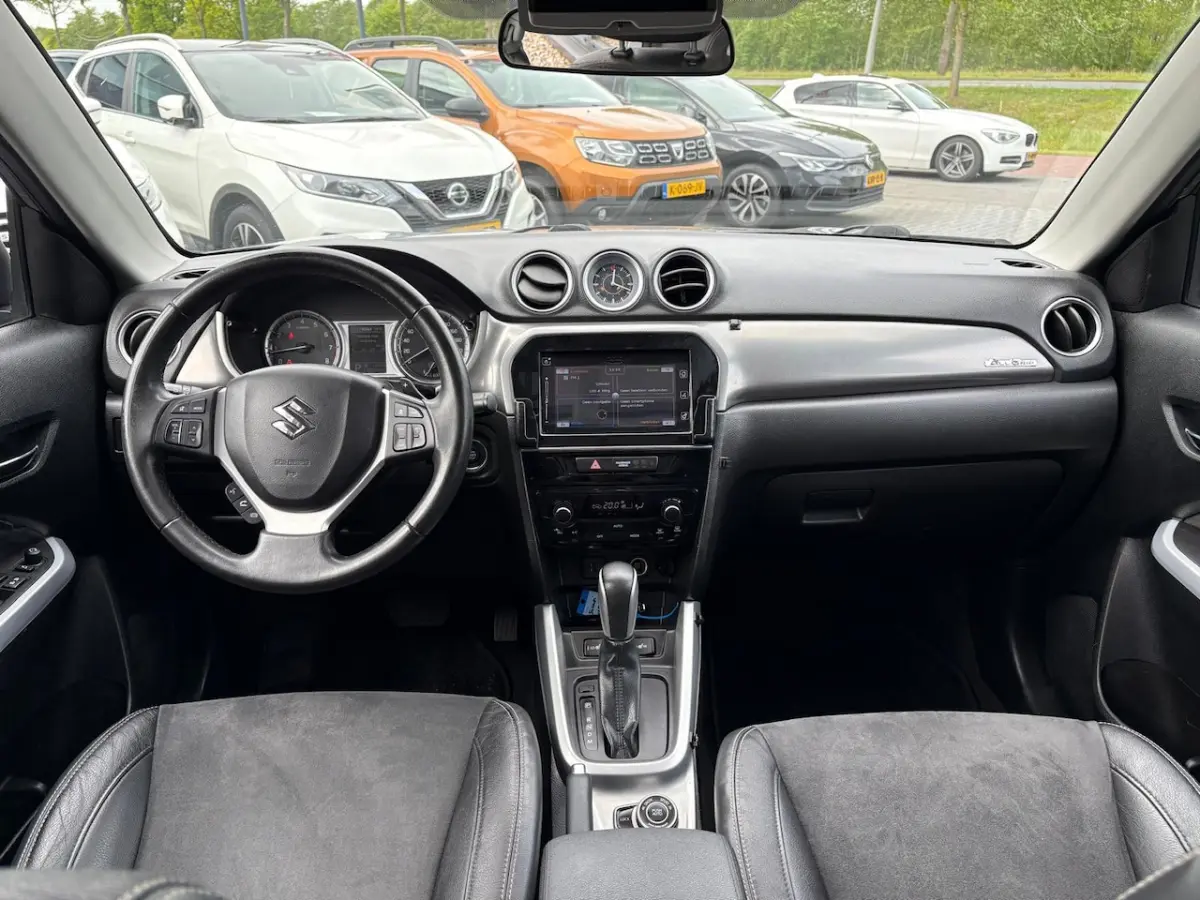 1.6 High Executive Allgrip | Automaat | Trekhaak | Camera | Stoel Verwarming | Pano | Crui